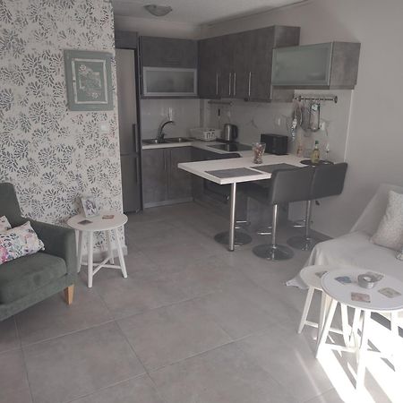 Irida Holiday Apartments Stoúpa Eksteriør bilde